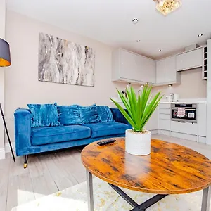 https://direct-searview-i-morden-one-bed-sleep-4-gdst.brighton-hotels-england.com